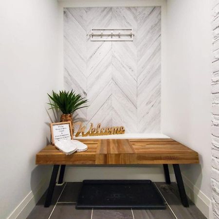 Renovated Guest Suite Near The Lake & High Park In Toronto! Εξωτερικό φωτογραφία