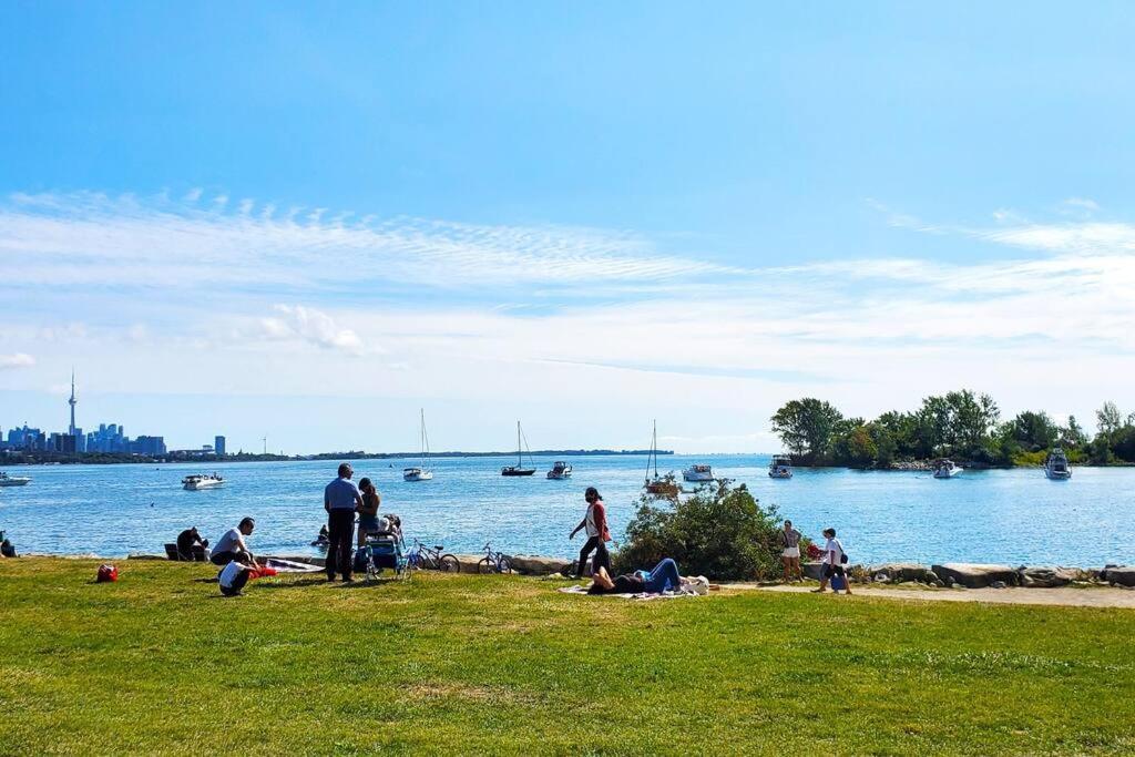 Renovated Guest Suite Near The Lake & High Park In Toronto! Εξωτερικό φωτογραφία