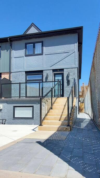 Renovated Guest Suite Near The Lake & High Park In Toronto! Εξωτερικό φωτογραφία