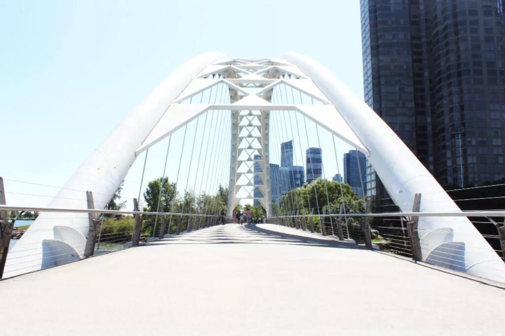 Renovated Guest Suite Near The Lake & High Park In Toronto! Εξωτερικό φωτογραφία