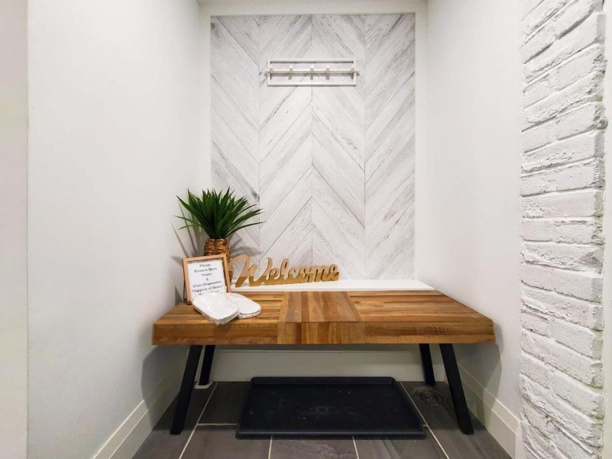 Renovated Guest Suite Near The Lake & High Park In Toronto! Εξωτερικό φωτογραφία